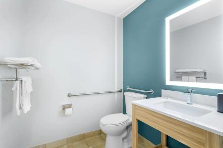 Microtel Inn by Wyndham - 8