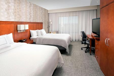 Courtyard by Marriott - 3