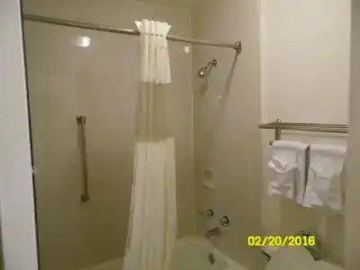 Rodeway Inn & Suites Southeast - 25