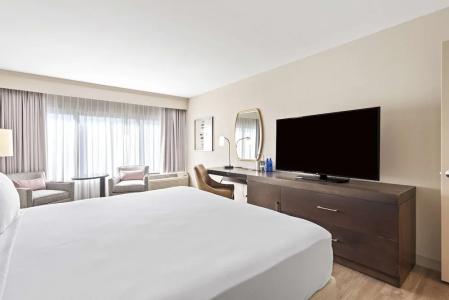 DoubleTree by Hilton - 60
