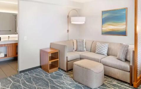 Hyatt Place Waikiki Beach - 28