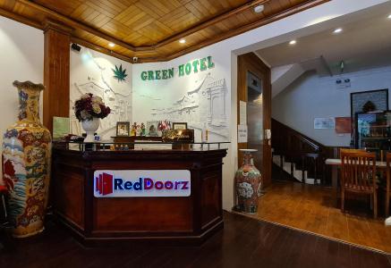 RedDoorz near Lotte Center Hanoi - 1