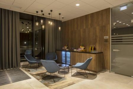 Courtyard by Marriott Edinburgh West - 1