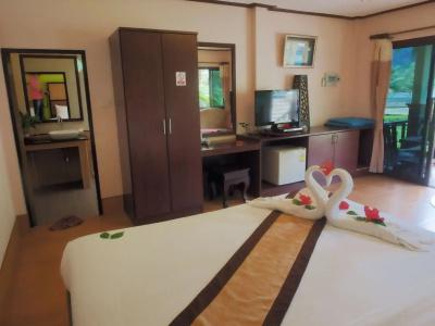 Koh Chang Bailan Beach Resort - 3