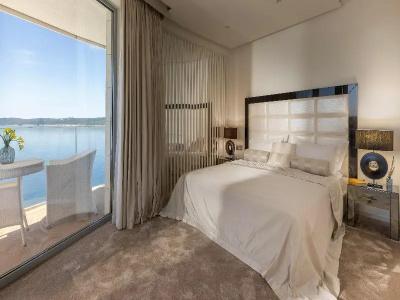 Luxury Amabilis - 100