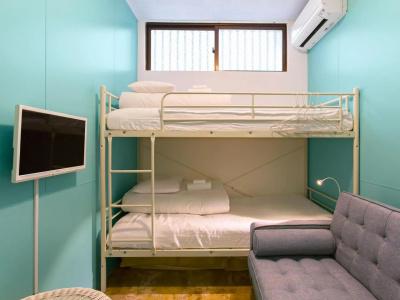Seawall Hostel - 26