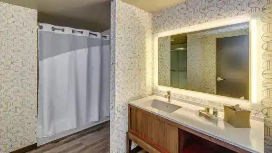Holiday Inn, An Ihg - 8