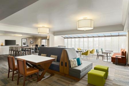 Hampton Inn Portland Airport - 22