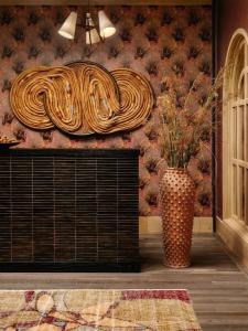 Austin Proper, a Member of Designs - 12