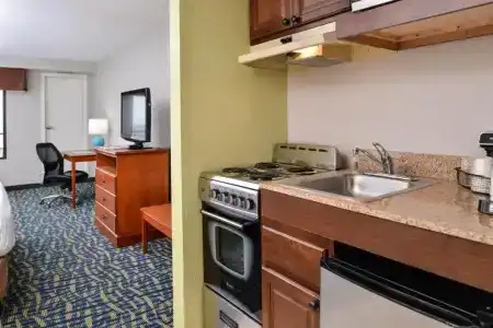 Best Western Plus Holiday Sands Inn & Suites - 42