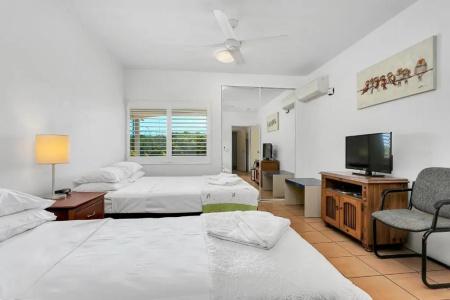 Cairns Reef Apartments & - 45