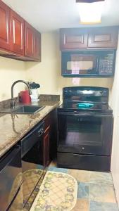 Plaza Suites Downtown New Orleans - 60