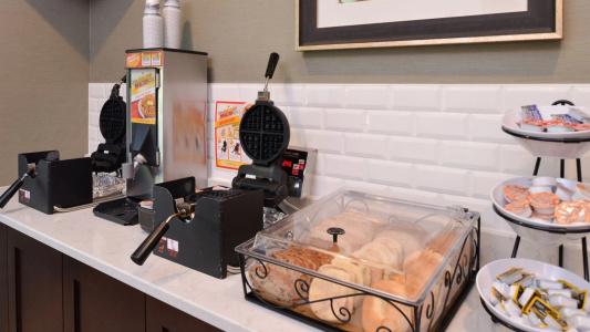 Staybridge Suites at Empire Mall, an IHG - 10