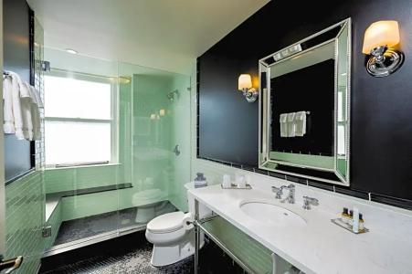 Pontchartrain St. Charles Avenue - 24