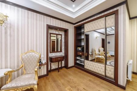 Royal Residence - 194