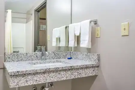Americas Best Value Inn - - 8