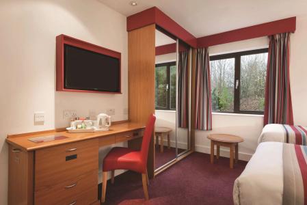 Ramada Cambridge - 4