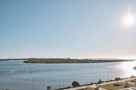 Rydges - 220