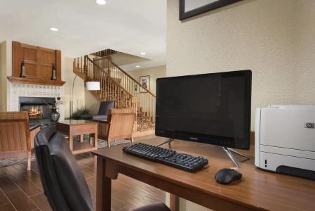 Country Inn & Suites by Radisson, West, KS - 12