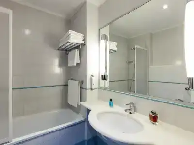 Ibis Styles Napoli Garibaldi - 8