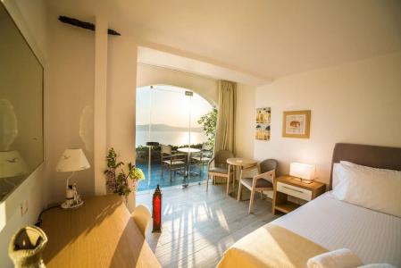 Kratiras View Luxury Suites - 82