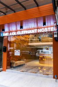 The Lol Elephant Hostel - 13