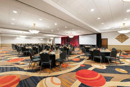 Wyndham Riverfront - 33