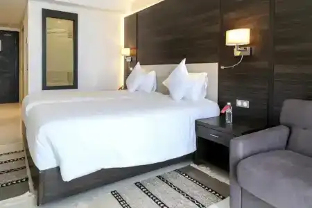 Radisson - 24