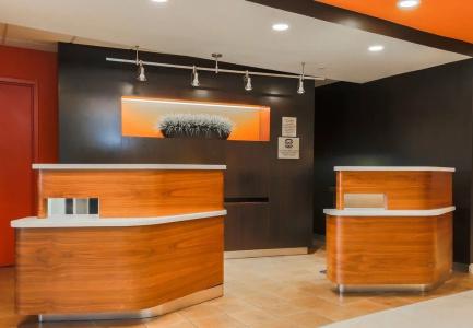 Courtyard by Marriott - 13