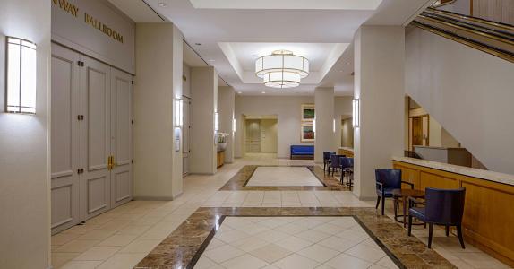 DoubleTree by Hilton Houston Greenway Plaza - 12