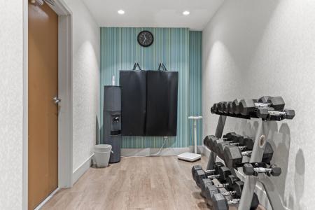 Holiday Inn Express and Suites, an IHG - 32