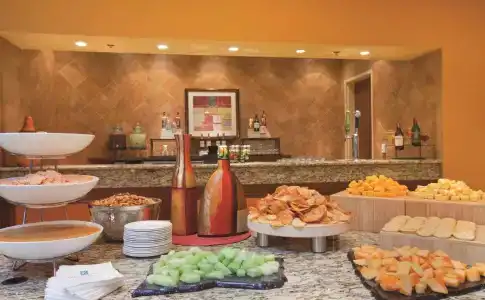 Embassy Suites East and Riverfront Conference Center - 12