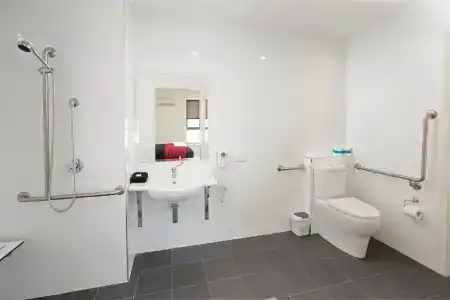 Cardiff Executive - 33