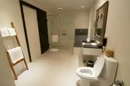 La Rose Suites - 104