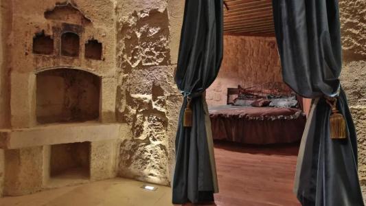 Golden Cave Suites - 180