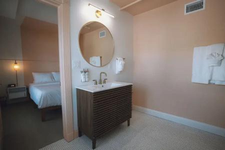 The Historic Peninsula Inn - 51