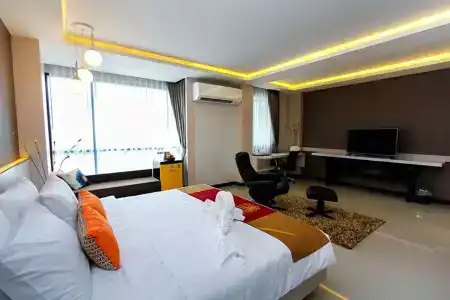Udtel Boutique - 4