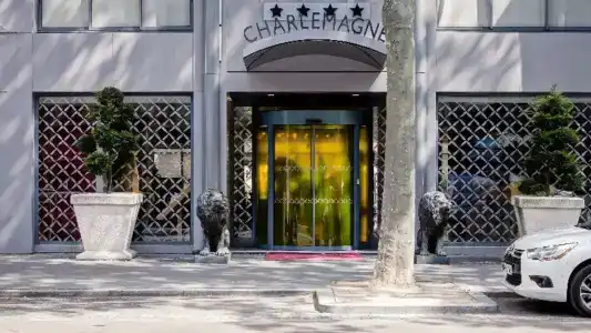 Hôtel Charlemagne - 0