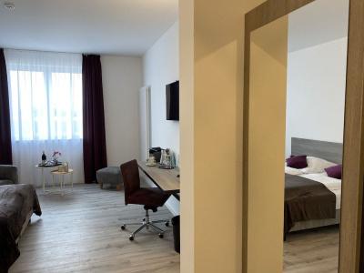 Prima Inn & Hof Neuruppin - Digitales & Rezeptionsloses Motel - 6