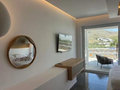 Lambis Studios & - 22