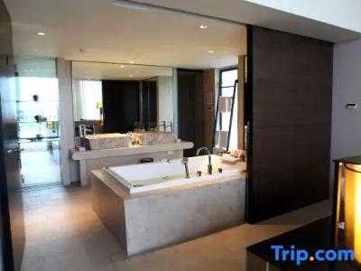 Veranda Pool Suite - 145