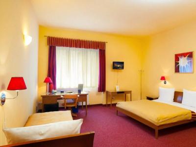 Cloister Inn - 2