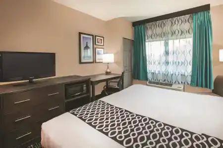 La Quinta Inn by Wyndham Indianapolis North at Pyramids - 6