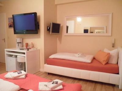 City Guesthouse Pension Berlin - 19