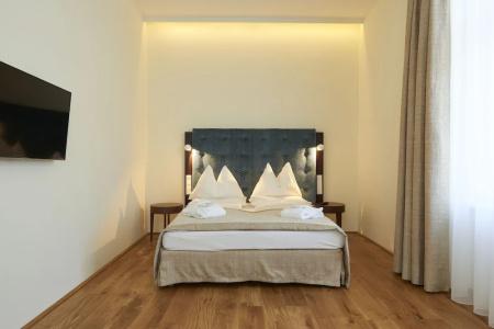 HiLight Suites - 107