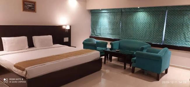 The Curzon Court - 87