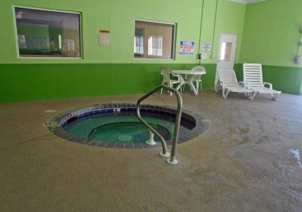 Red Roof Inn Plus+ & Suites Savannah – i-95 - 6