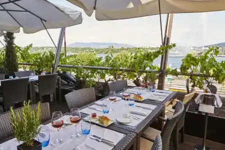 Fairmont Grand Geneva - 27