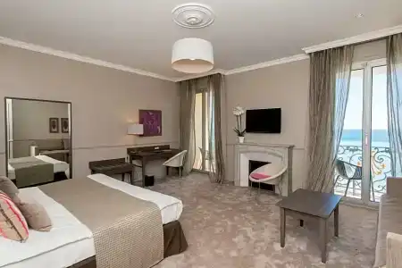 Hôtel Le Royal Promenade des Anglais - 97