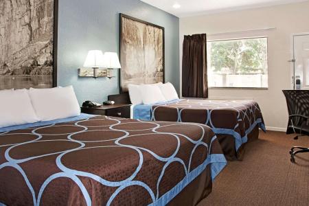 Super 8 by Wyndham Houston/Brookhollow NW - 6